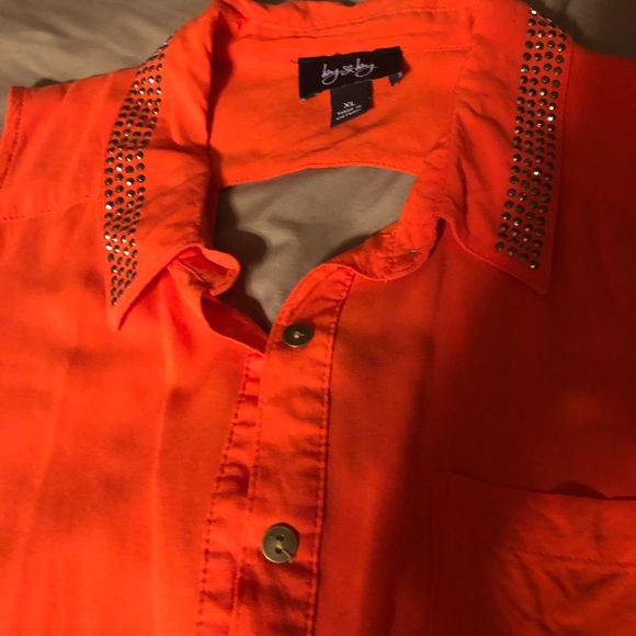 Ladies blouse button up front blouse - Picture 2 of 5